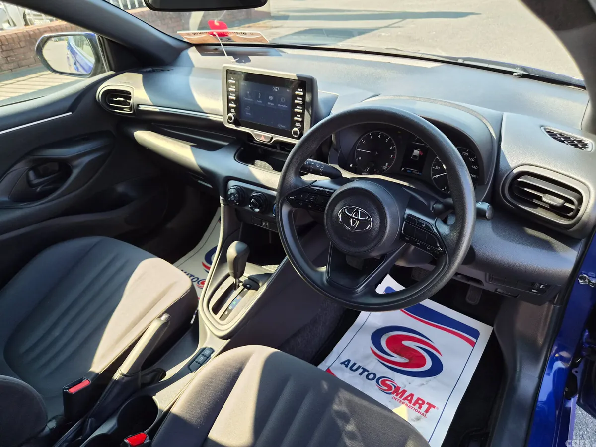 Toyota Yaris Hatchback, Petrol, 2022, Blue