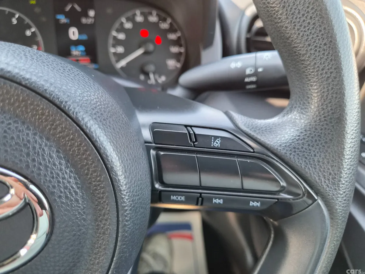Toyota Yaris Hatchback, Petrol, 2022, Blue