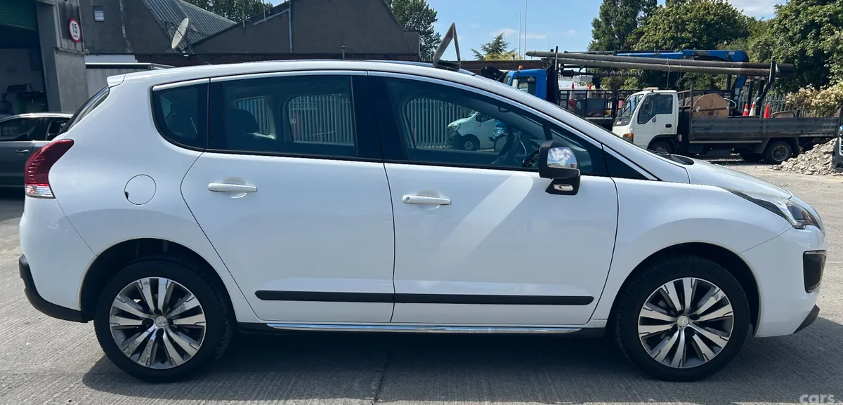 Peugeot 3008 SUV, Petrol, 2016, White