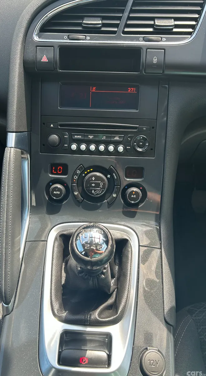 Peugeot 3008 SUV, Petrol, 2016, White