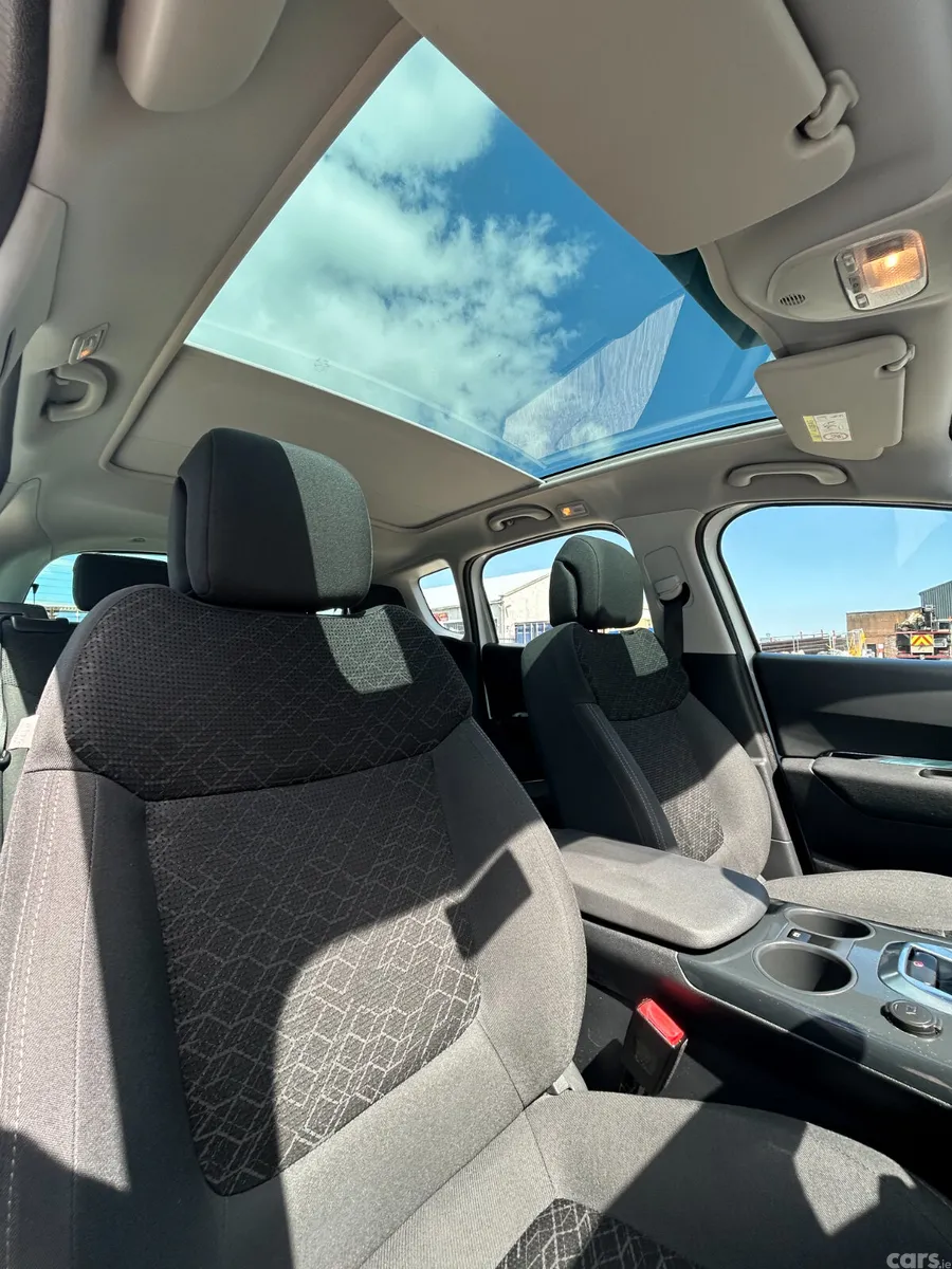 Peugeot 3008 SUV, Petrol, 2016, White