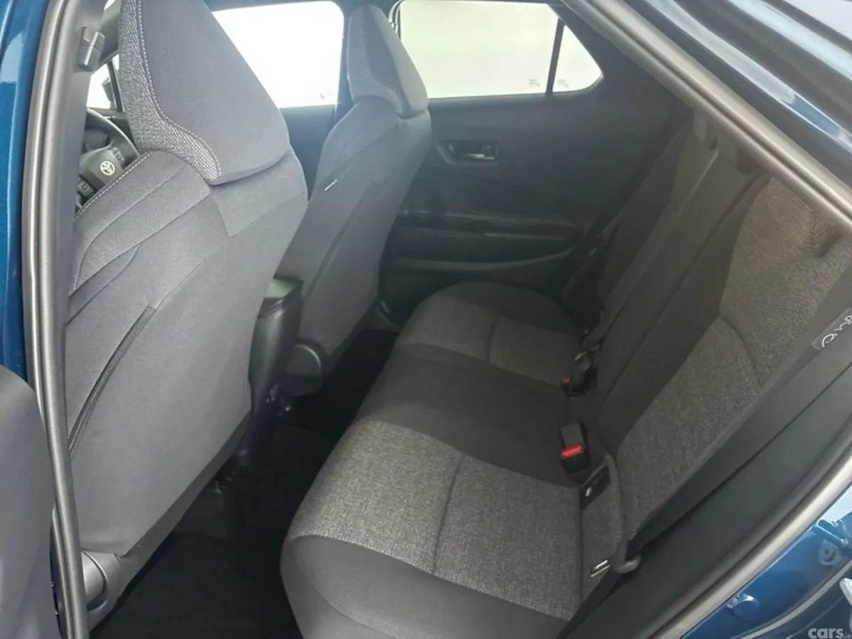 Toyota C-HR SUV, Petrol Hybrid, 2026, Blue