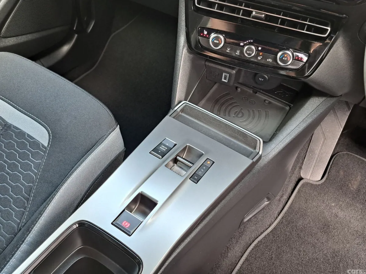 Opel Mokka SUV, Petrol Hybrid, 2025, Green