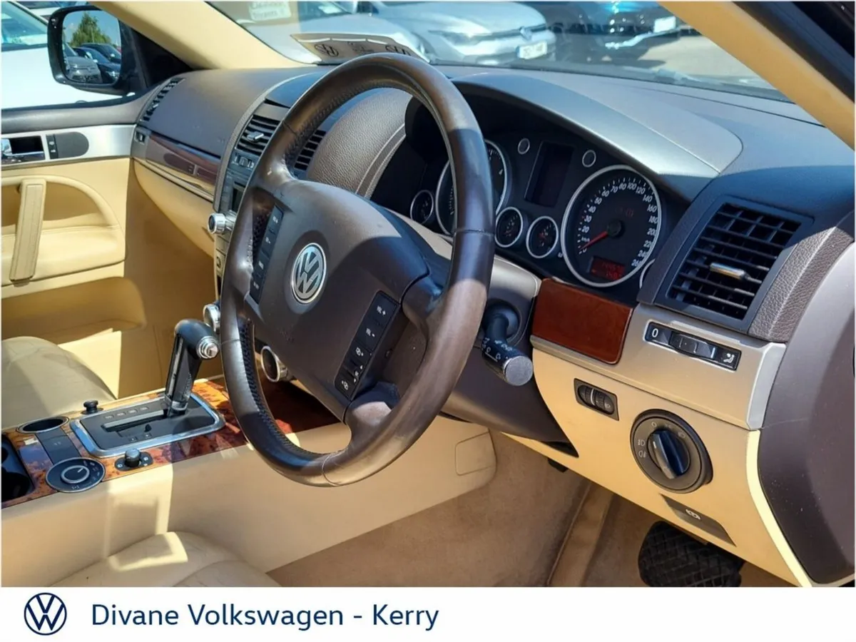 Volkswagen Touareg SUV, Diesel, 2006, Black