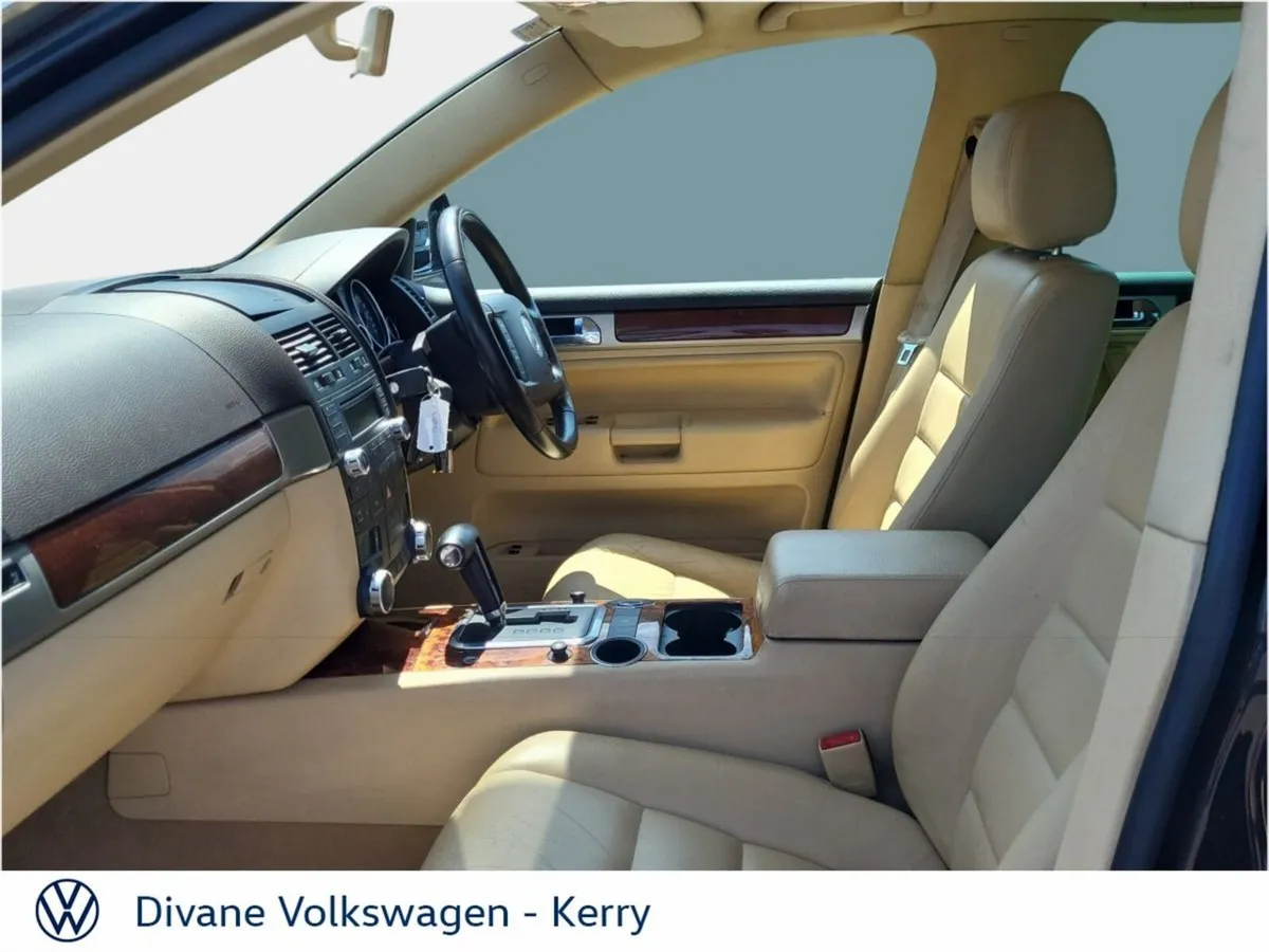 Volkswagen Touareg SUV, Diesel, 2006, Black