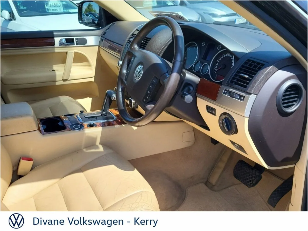 Volkswagen Touareg SUV, Diesel, 2006, Black
