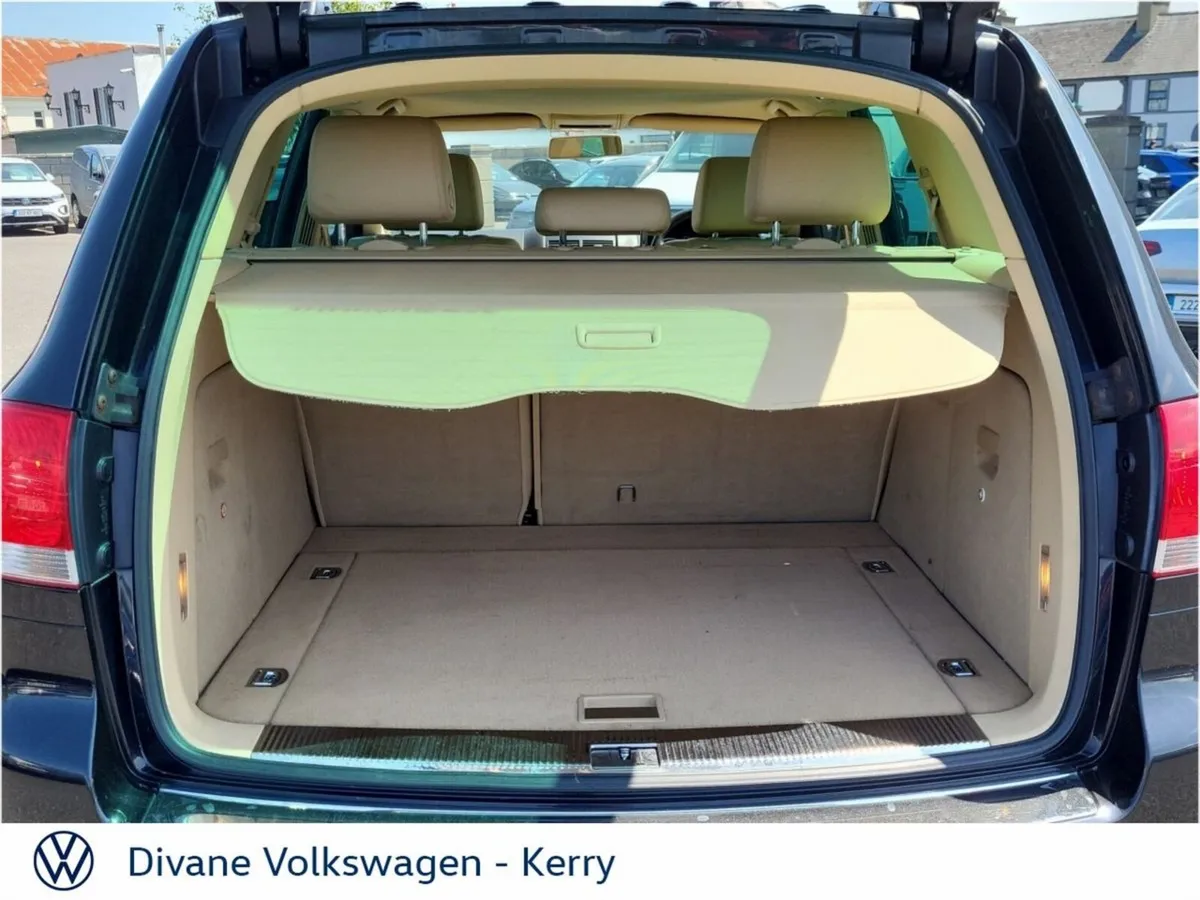 Volkswagen Touareg SUV, Diesel, 2006, Black