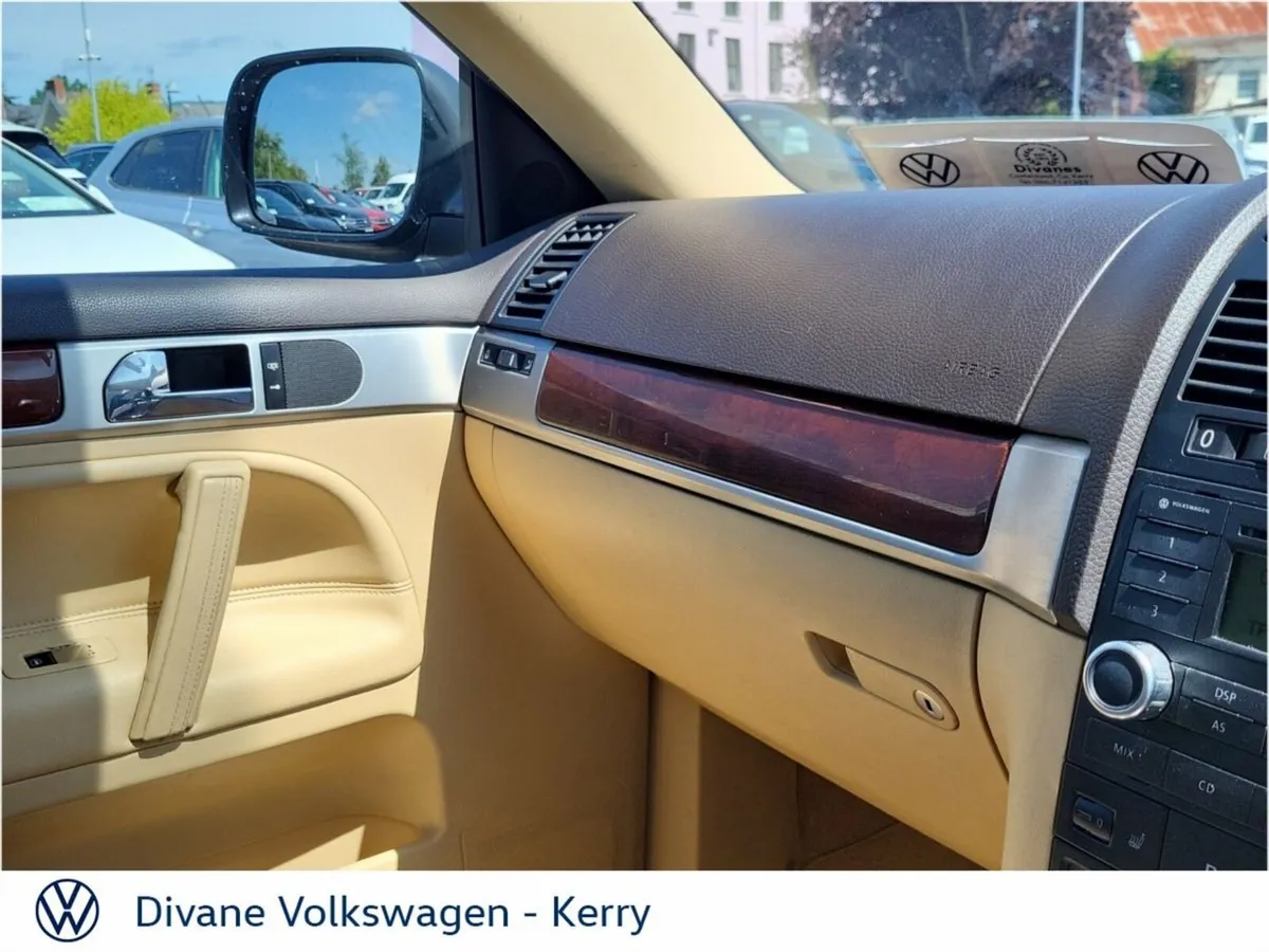 Volkswagen Touareg SUV, Diesel, 2006, Black
