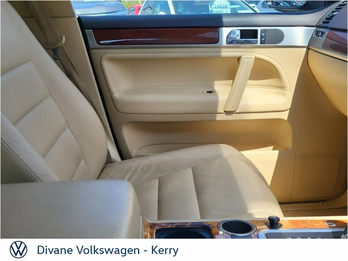 Volkswagen Touareg SUV, Diesel, 2006, Black