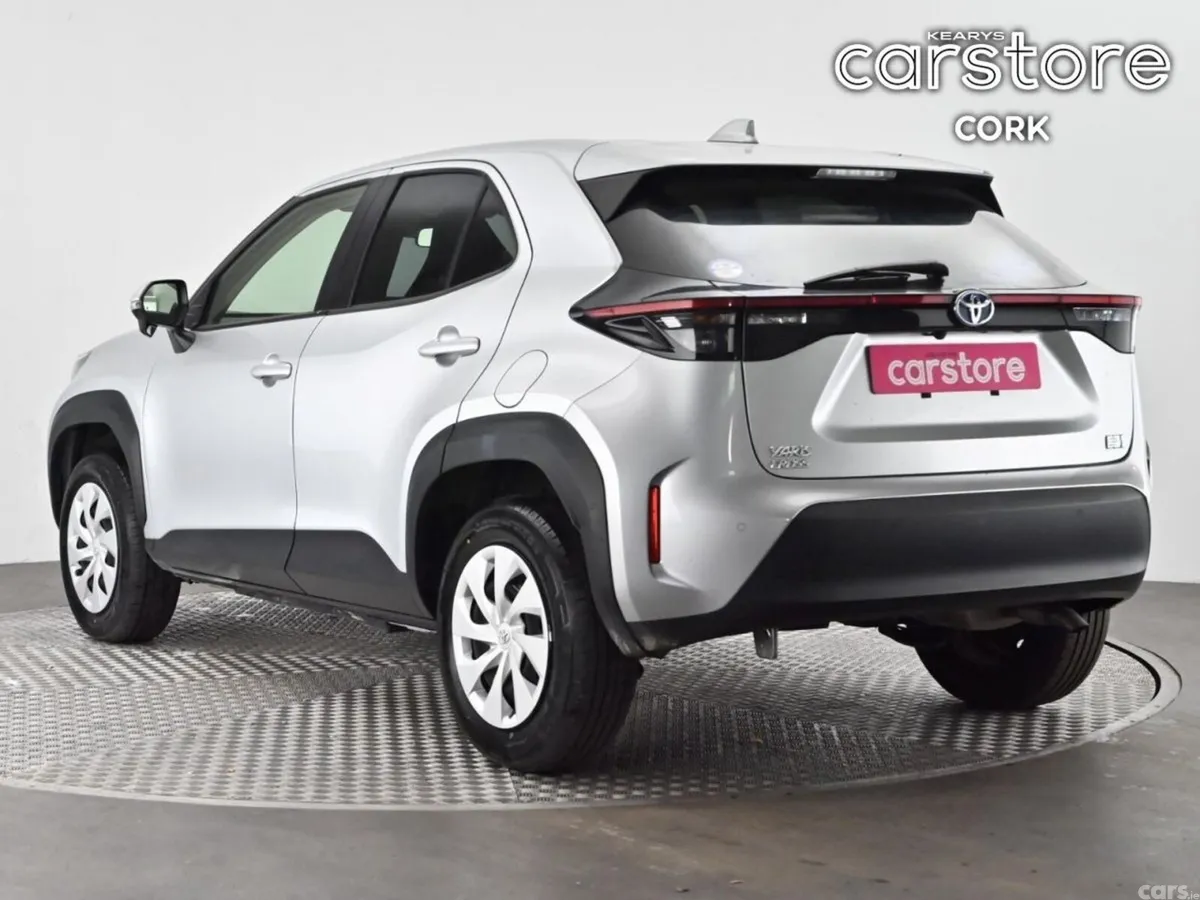 Toyota Yaris Cross SUV, Petrol Hybrid, 2022, Silver