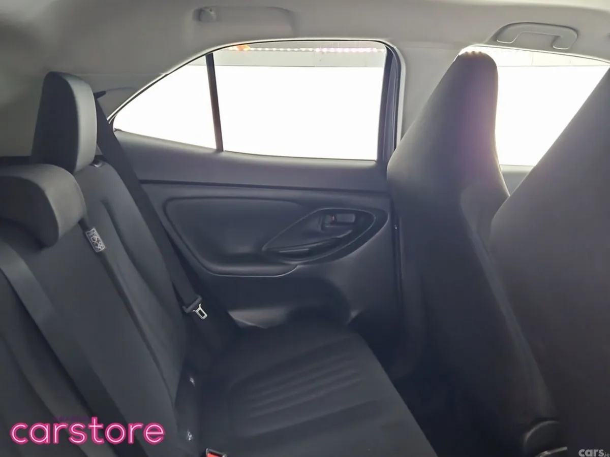 Toyota Yaris Cross SUV, Petrol Hybrid, 2022, Silver
