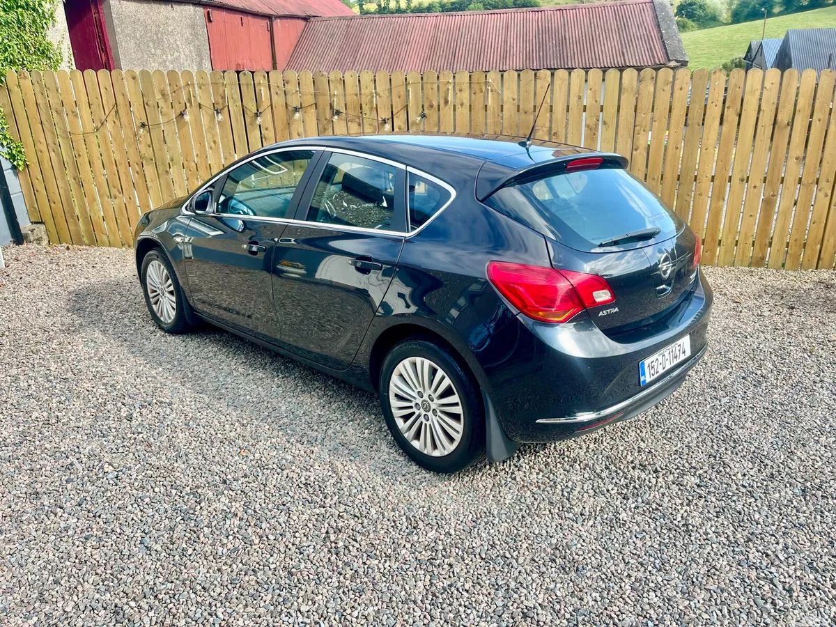 Opel Astra Hatchback, Diesel, 2015, Black