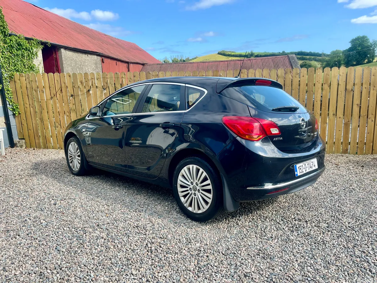 Opel Astra Hatchback, Diesel, 2015, Black