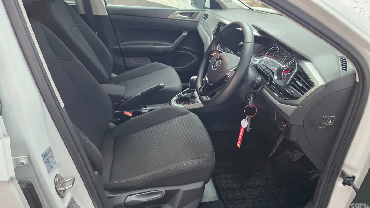 Volkswagen Polo Hatchback, Petrol, 2018, White
