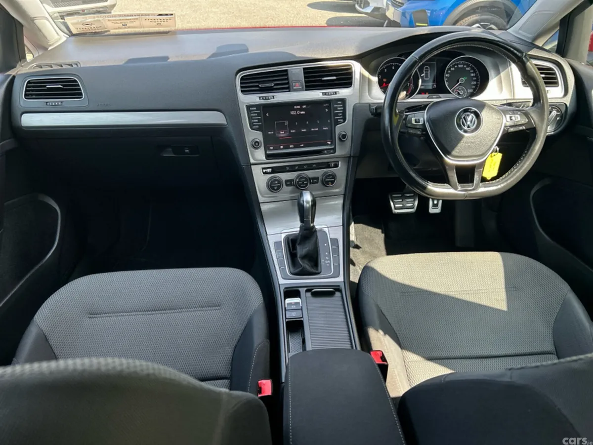 Volkswagen Golf Hatchback, Petrol, 2015, Red