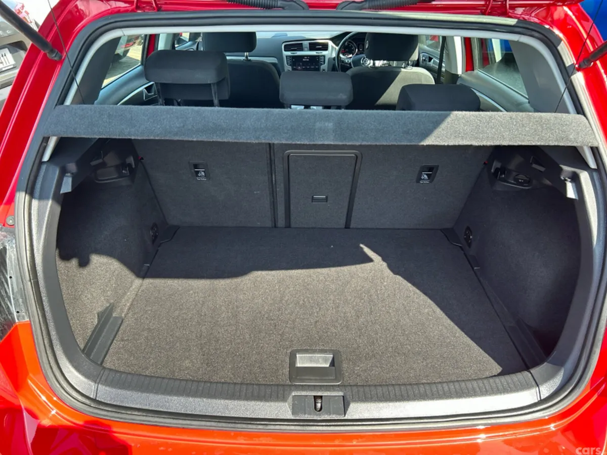 Volkswagen Golf Hatchback, Petrol, 2015, Red