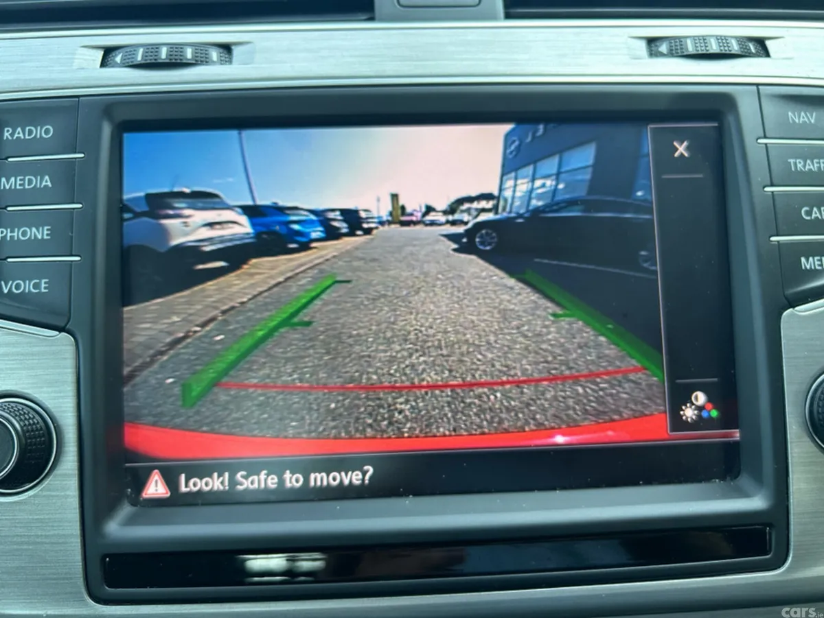 Volkswagen Golf Hatchback, Petrol, 2015, Red