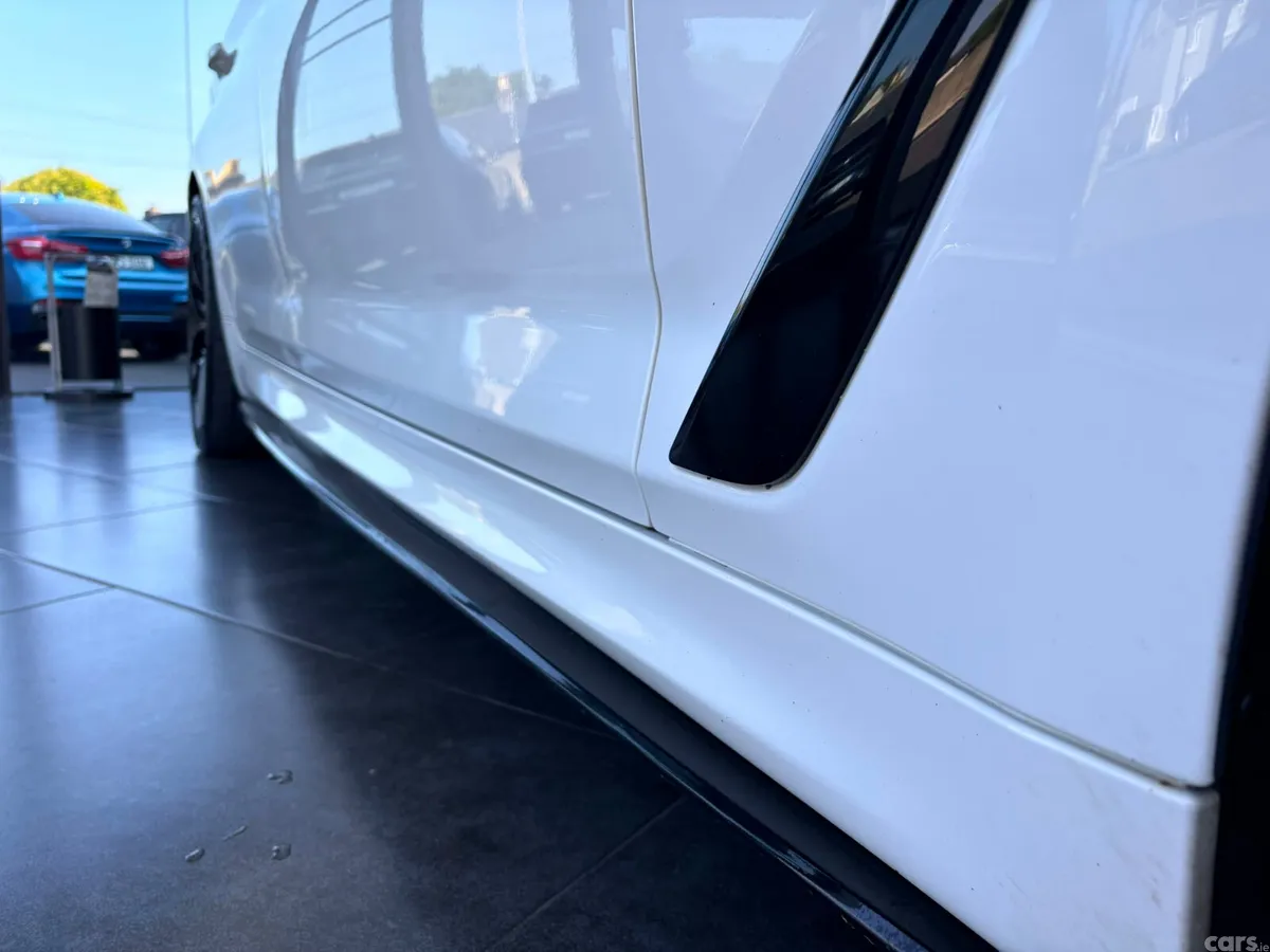 BMW 5-Series Saloon, Petrol Plug-in Hybrid, 2019, White