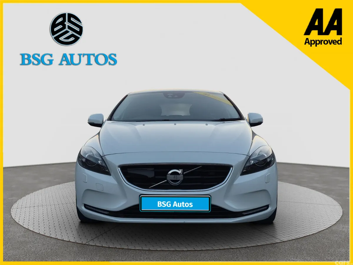 Volvo V40 Hatchback, Petrol, 2014, White