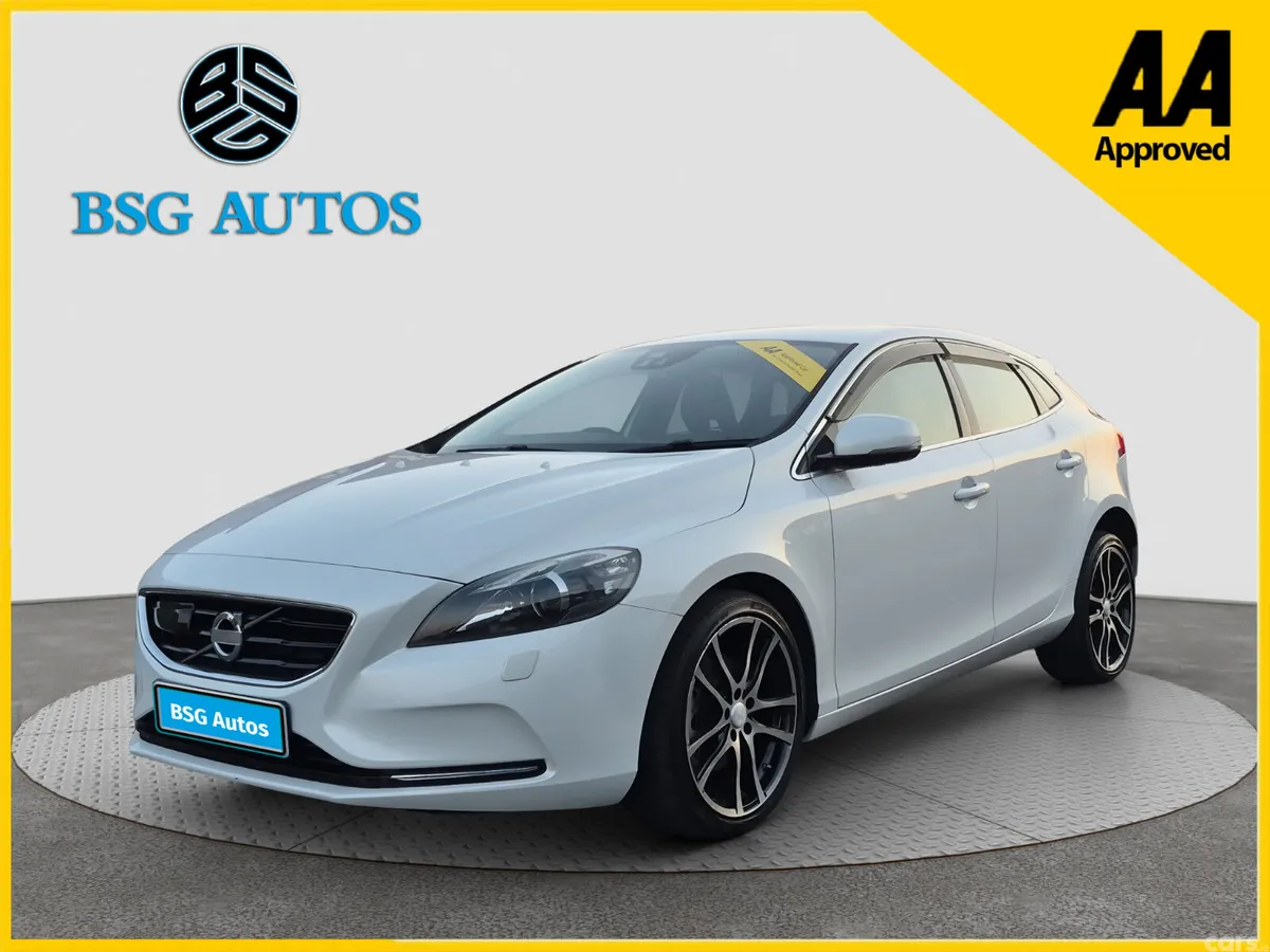 Volvo V40 Hatchback, Petrol, 2014, White