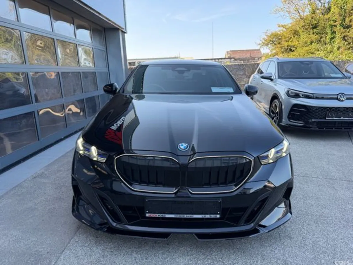 BMW 5-Series Saloon, Petrol Plug-in Hybrid, 2025, Black