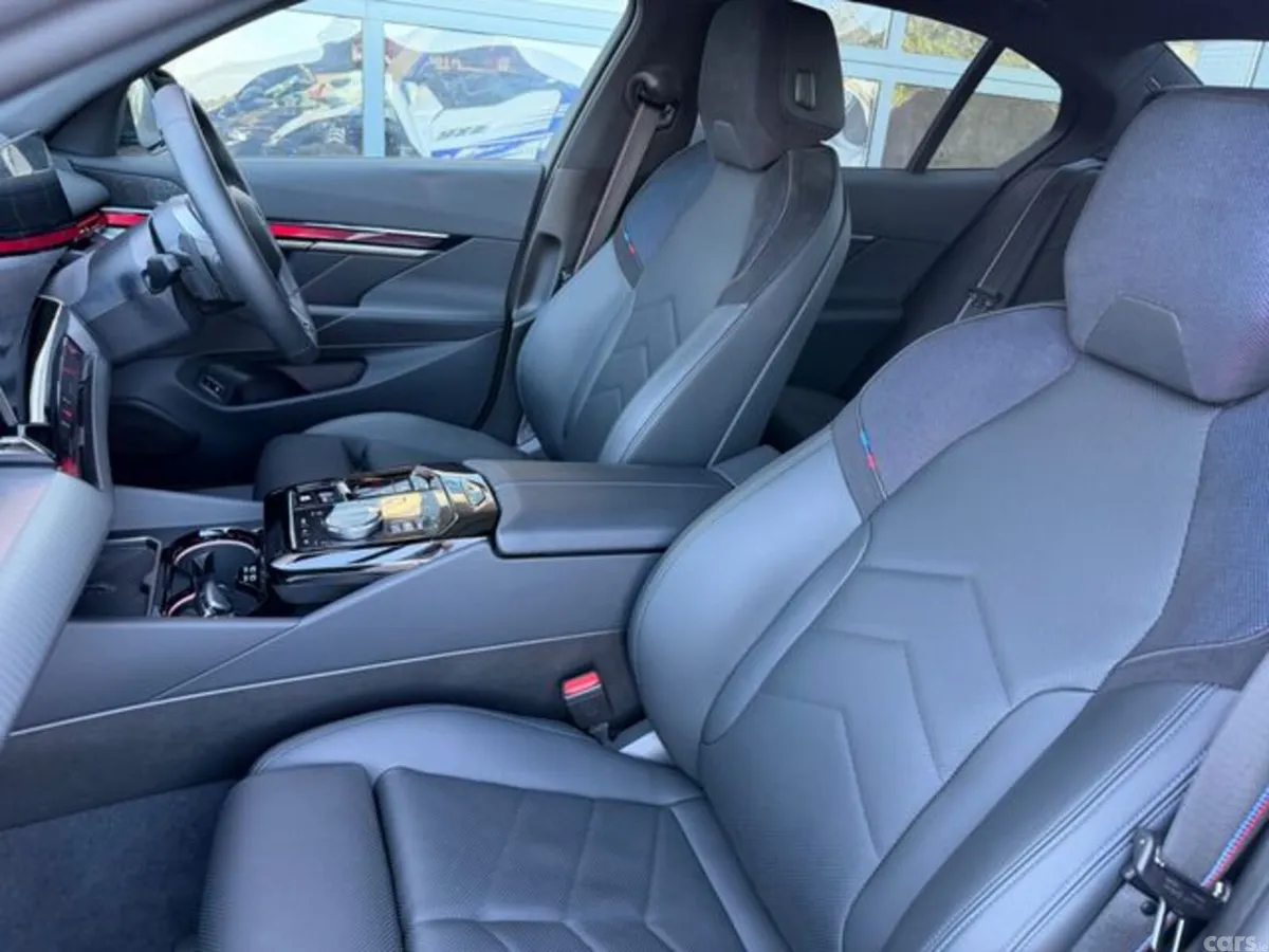 BMW 5-Series Saloon, Petrol Plug-in Hybrid, 2025, Black