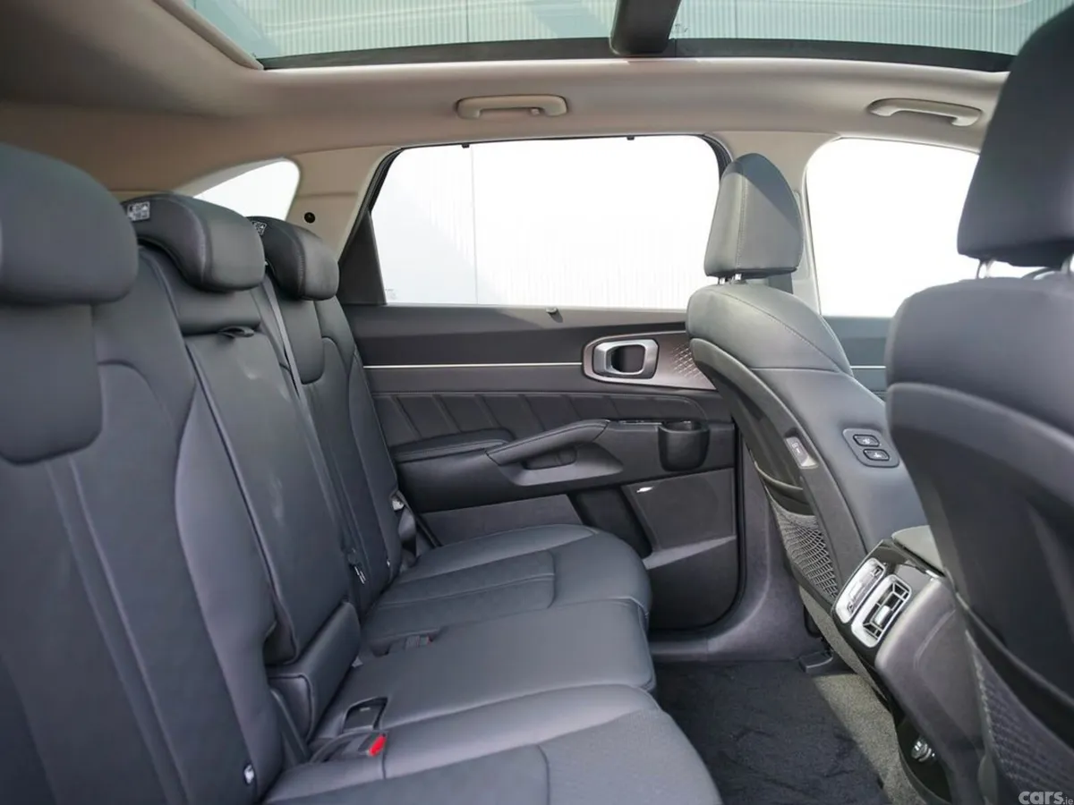 Kia Sorento SUV, Petrol Plug-in Hybrid, 2027, Black