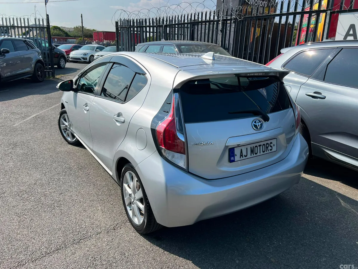 Toyota Aqua Hatchback, Petrol Hybrid, 2016, Silver