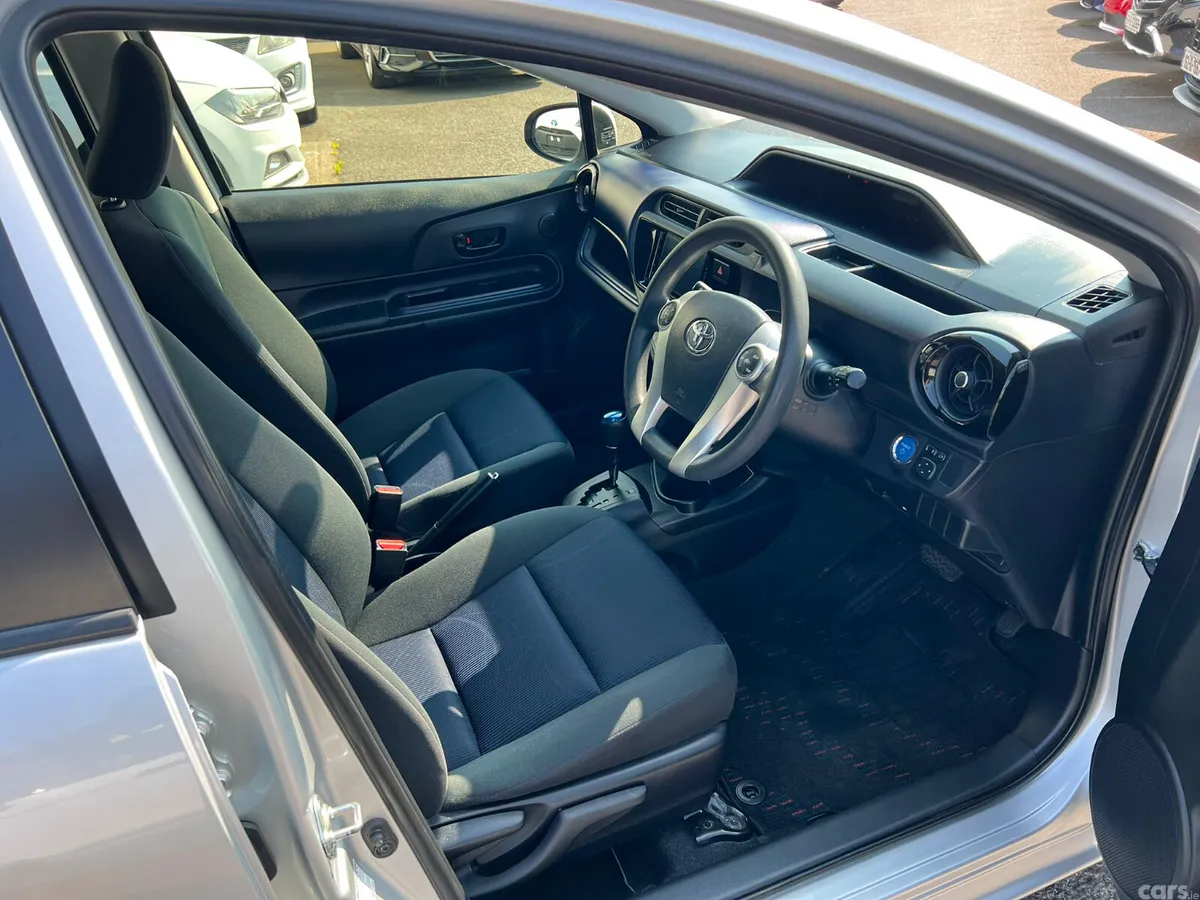 Toyota Aqua Hatchback, Petrol Hybrid, 2016, Silver