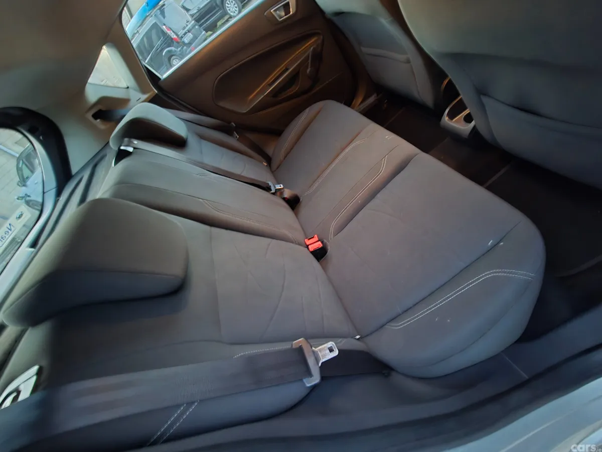 Ford Fiesta Hatchback, Diesel, 2013, Silver