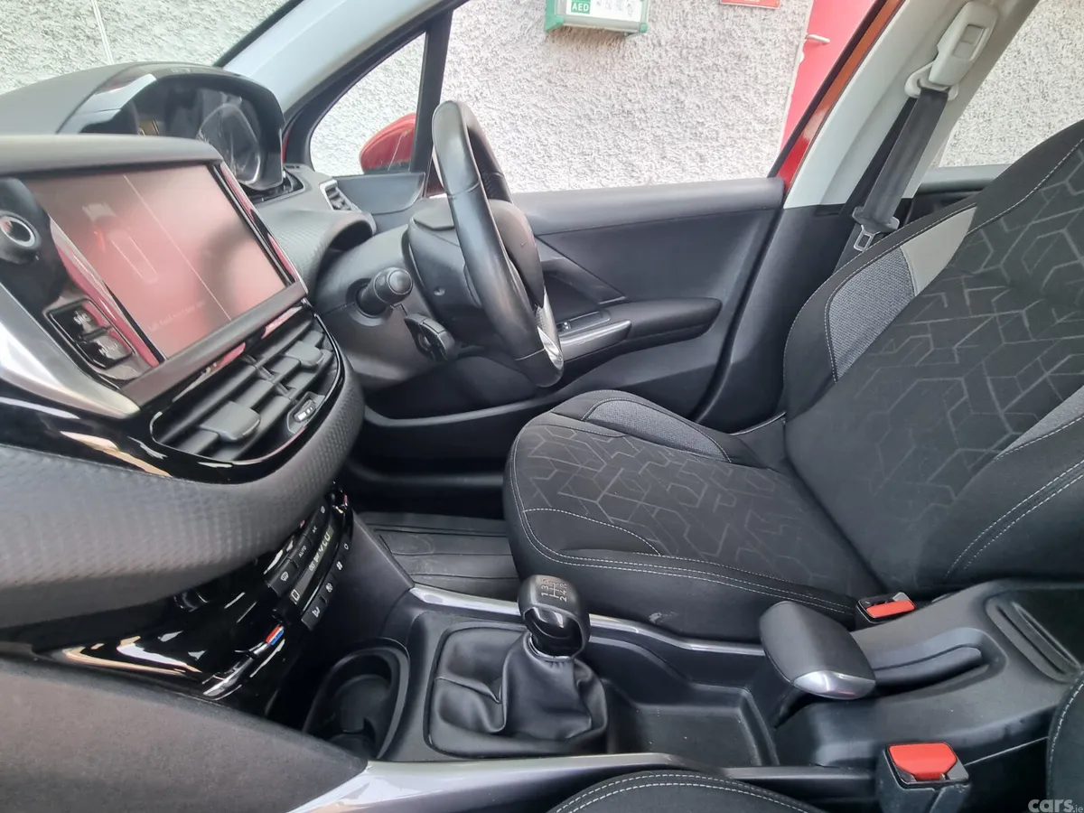 Peugeot 2008 Estate, Diesel, 2017, Red
