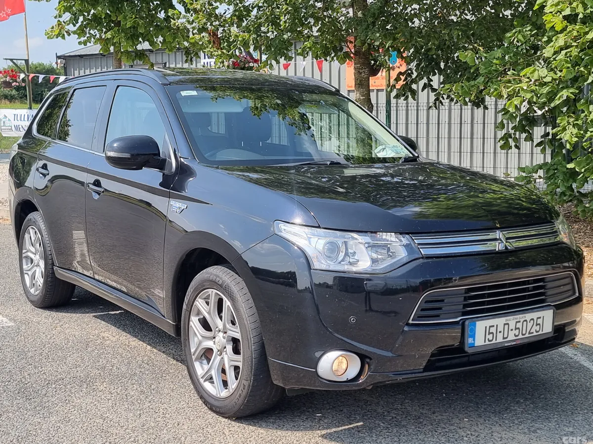 Mitsubishi Outlander SUV, Petrol Plug-in Hybrid, 2015, Black