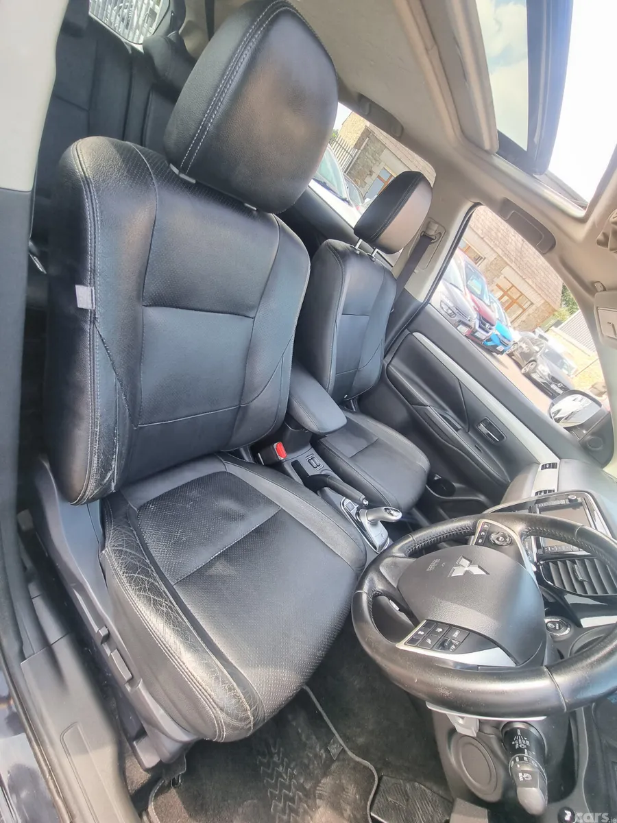 Mitsubishi Outlander SUV, Petrol Plug-in Hybrid, 2015, Black