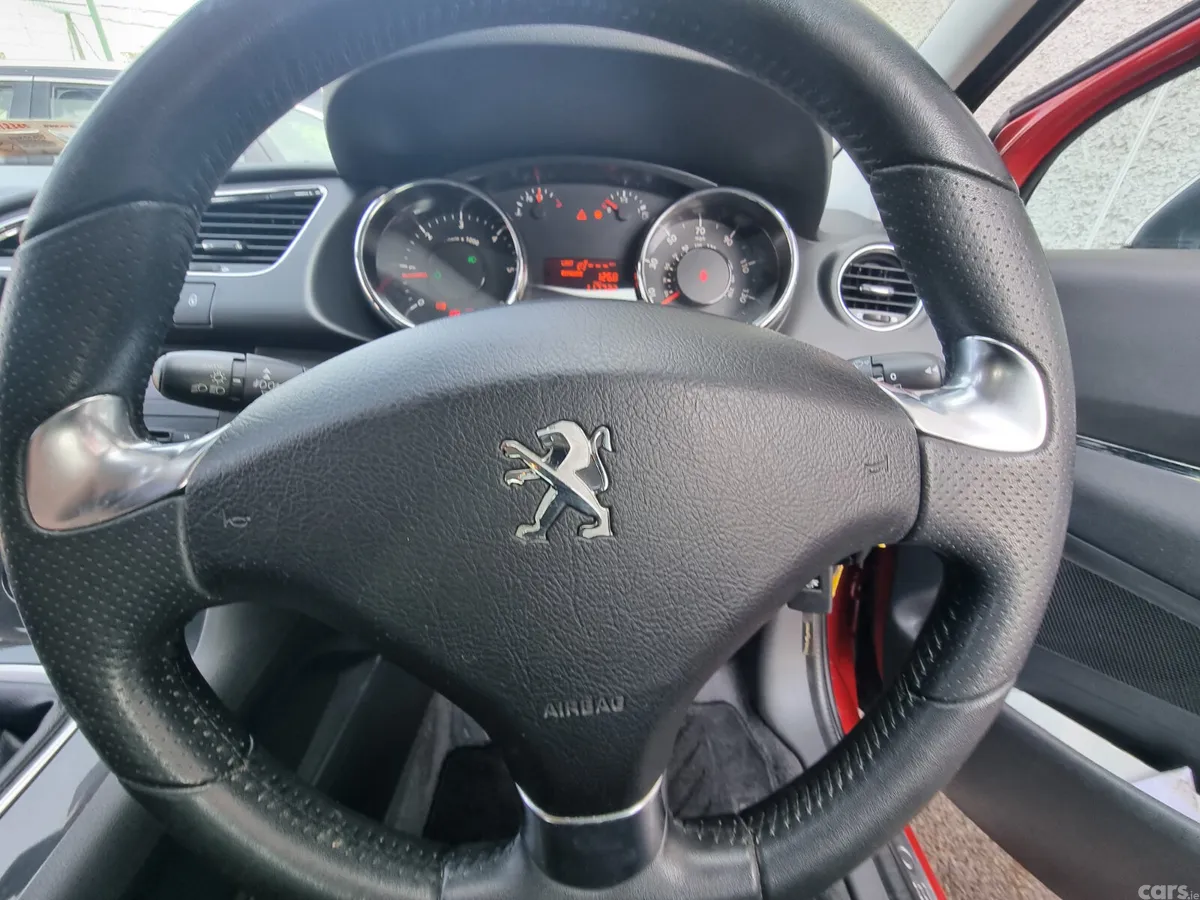 Peugeot 3008 SUV, Diesel, 2015, Red