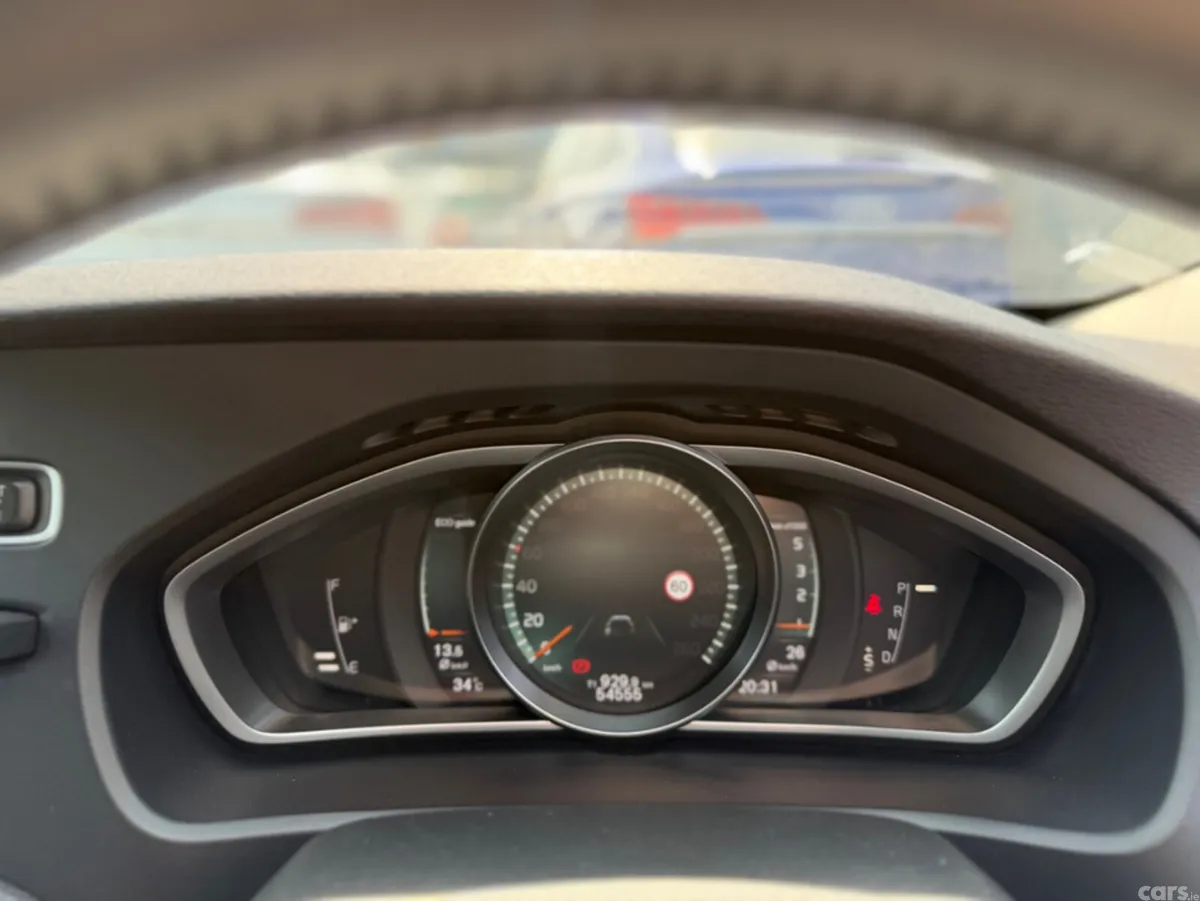 Volvo V40 Hatchback, Diesel, 2018, Grey