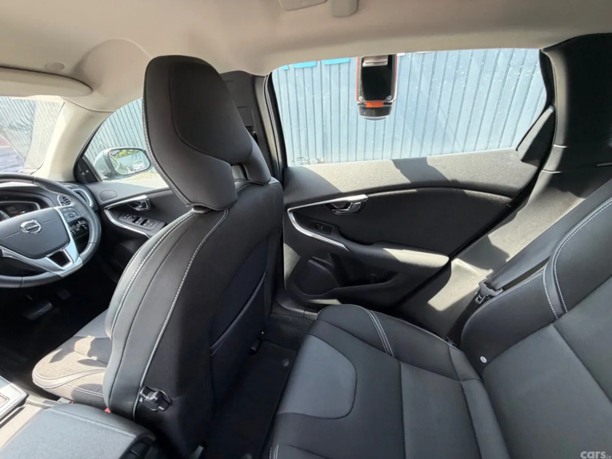 Volvo V40 Hatchback, Diesel, 2018, Grey