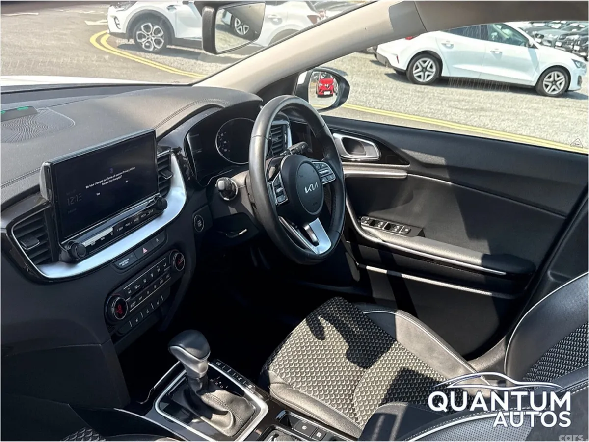 Kia XCeed Hatchback, Petrol Plug-in Hybrid, 2023, White