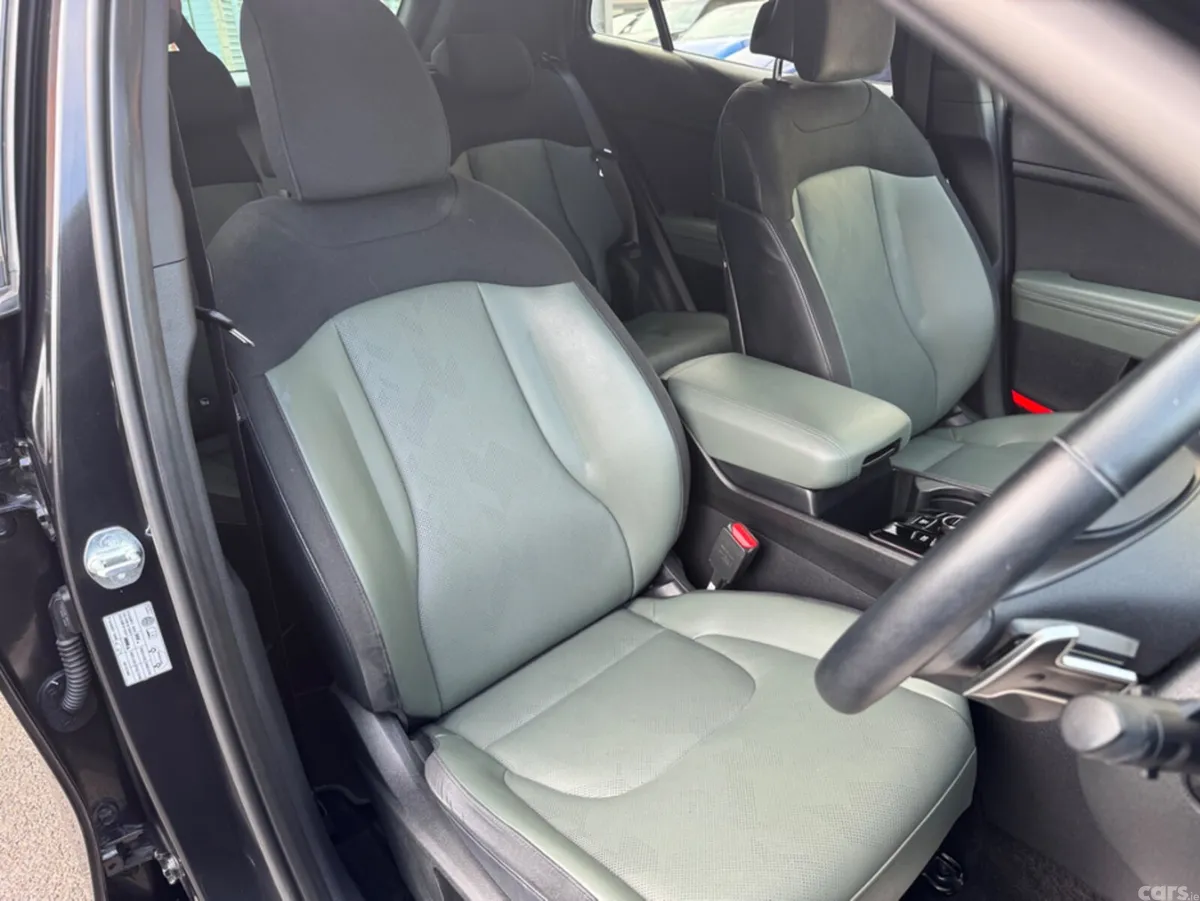 Kia Sportage MPV, Petrol Plug-in Hybrid, 2025, Black