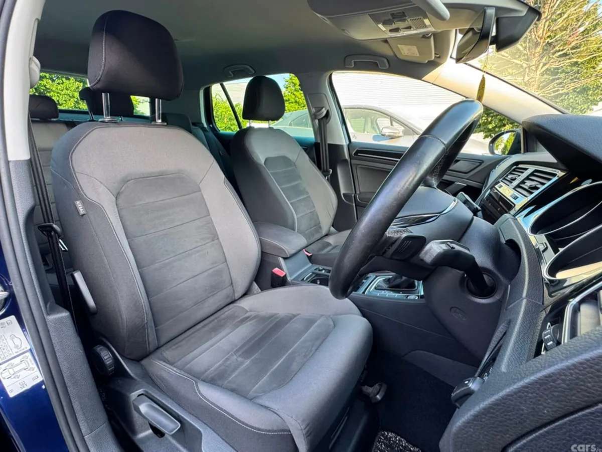 Volkswagen Golf Hatchback, Petrol, 2017, Blue