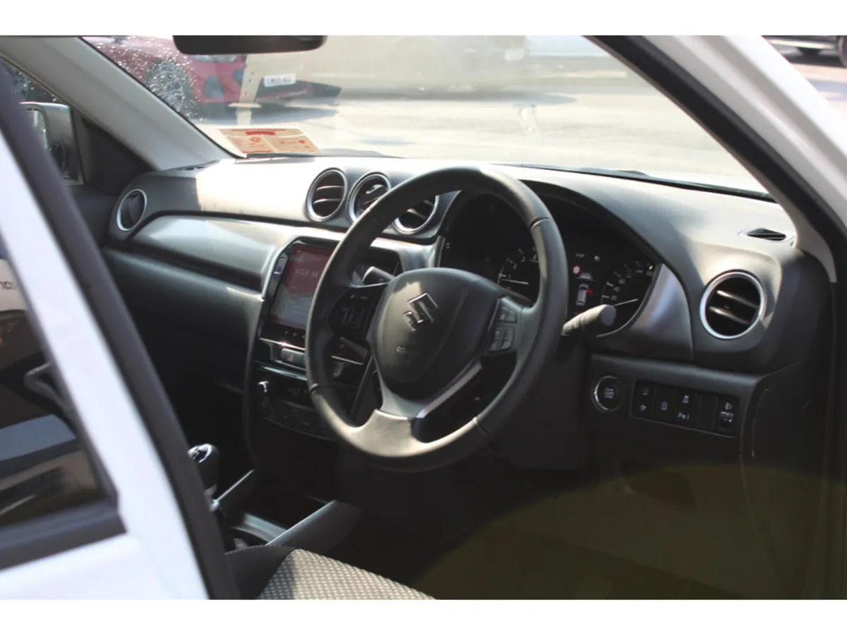 Suzuki Vitara SUV, Petrol Hybrid, 2027, White