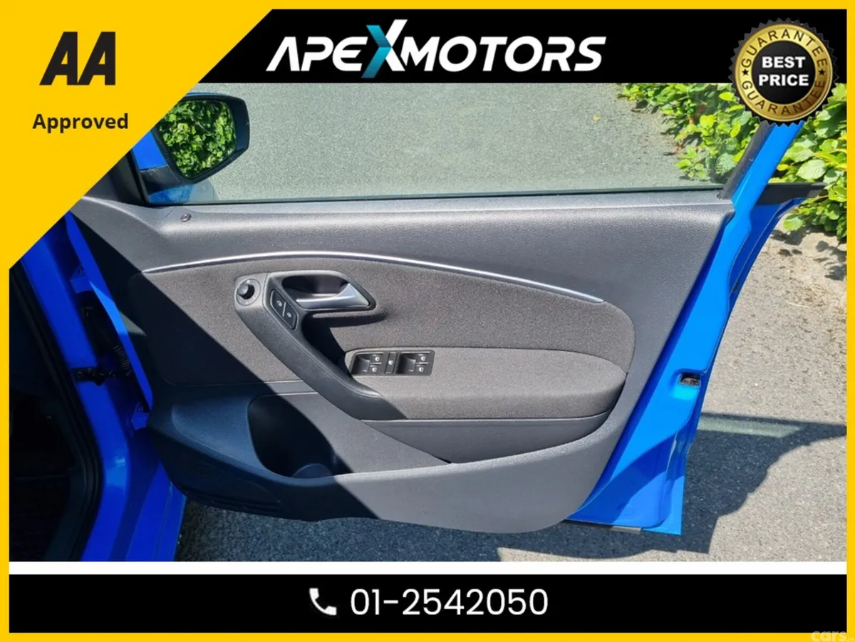 Volkswagen Polo Hatchback, Petrol, 2015, Blue