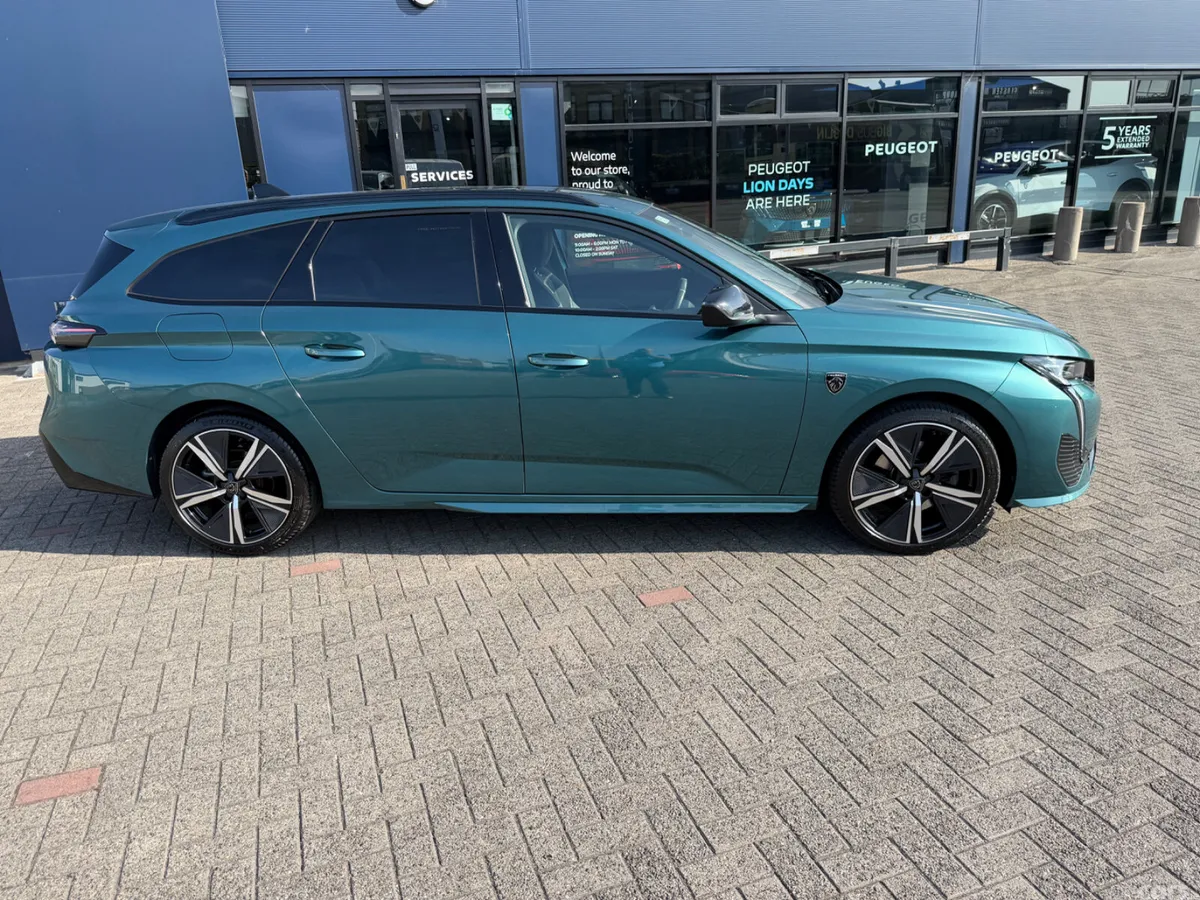 Peugeot 308 Estate, Petrol, 2023, Blue