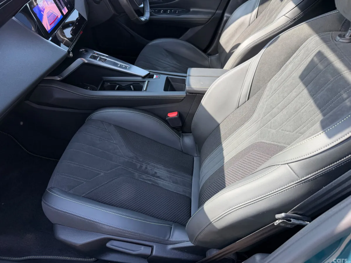 Peugeot 308 Estate, Petrol, 2023, Blue