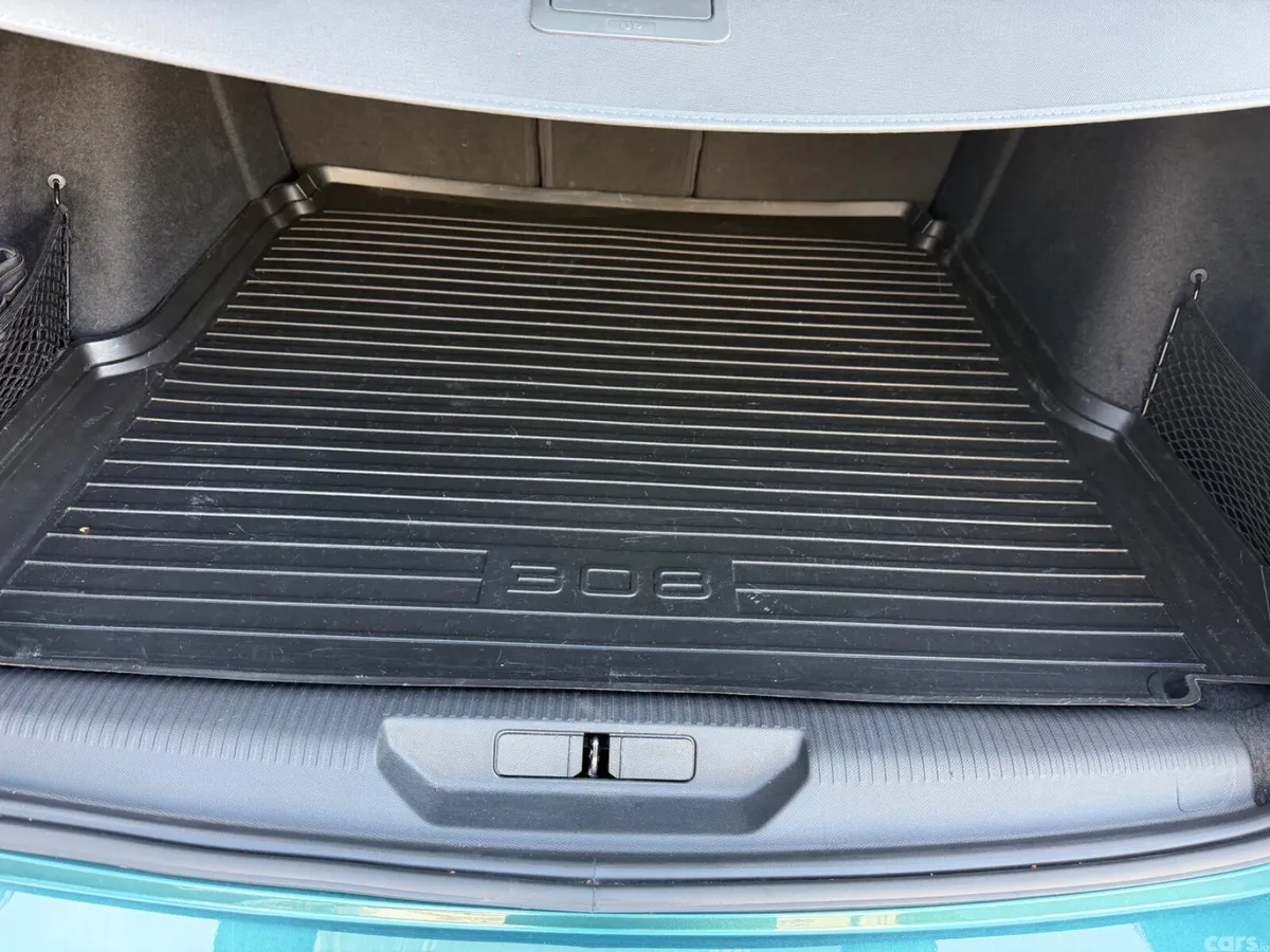 Peugeot 308 Estate, Petrol, 2023, Blue