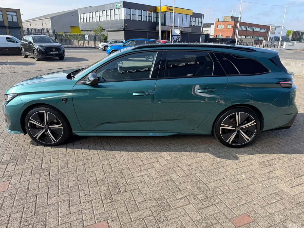 Peugeot 308 Estate, Petrol, 2023, Blue