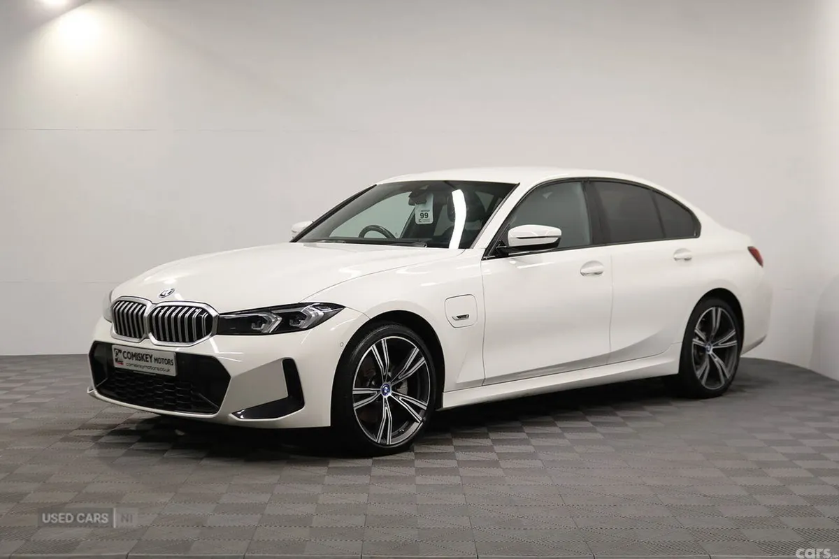 BMW 3-Series Saloon, Petrol Hybrid, 2023, White