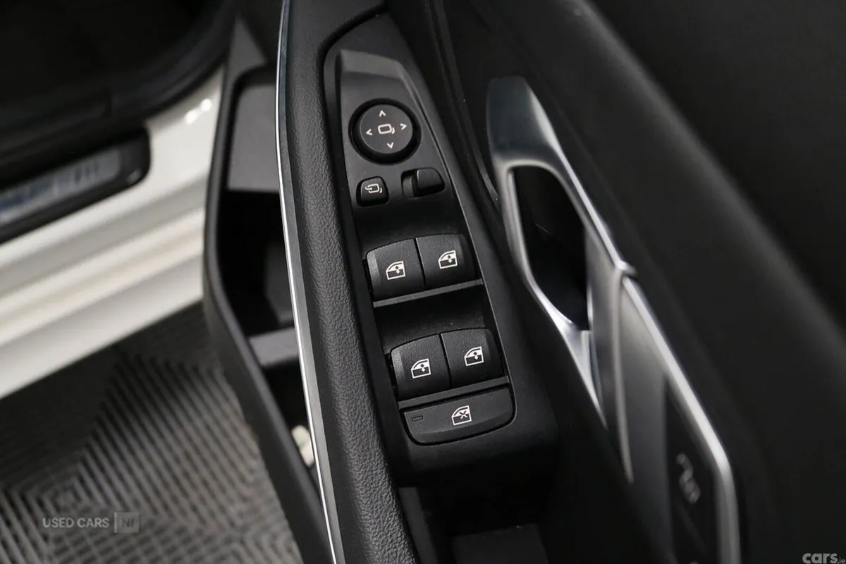 BMW 3-Series Saloon, Petrol Hybrid, 2023, White