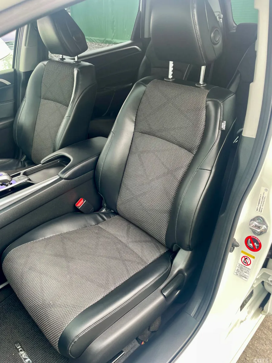 Honda Jade MPV, Petrol Hybrid, 2015, White