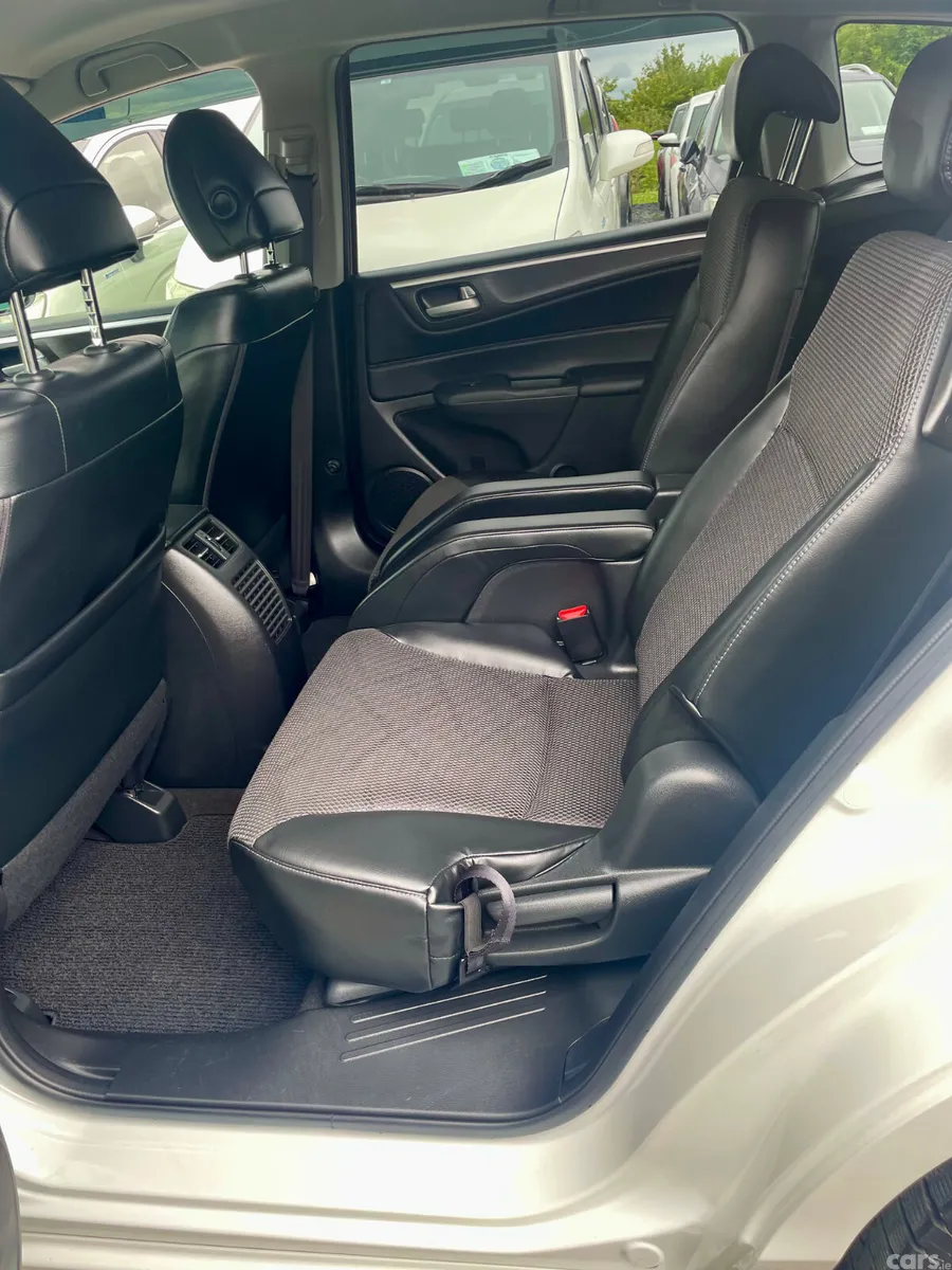 Honda Jade MPV, Petrol Hybrid, 2015, White