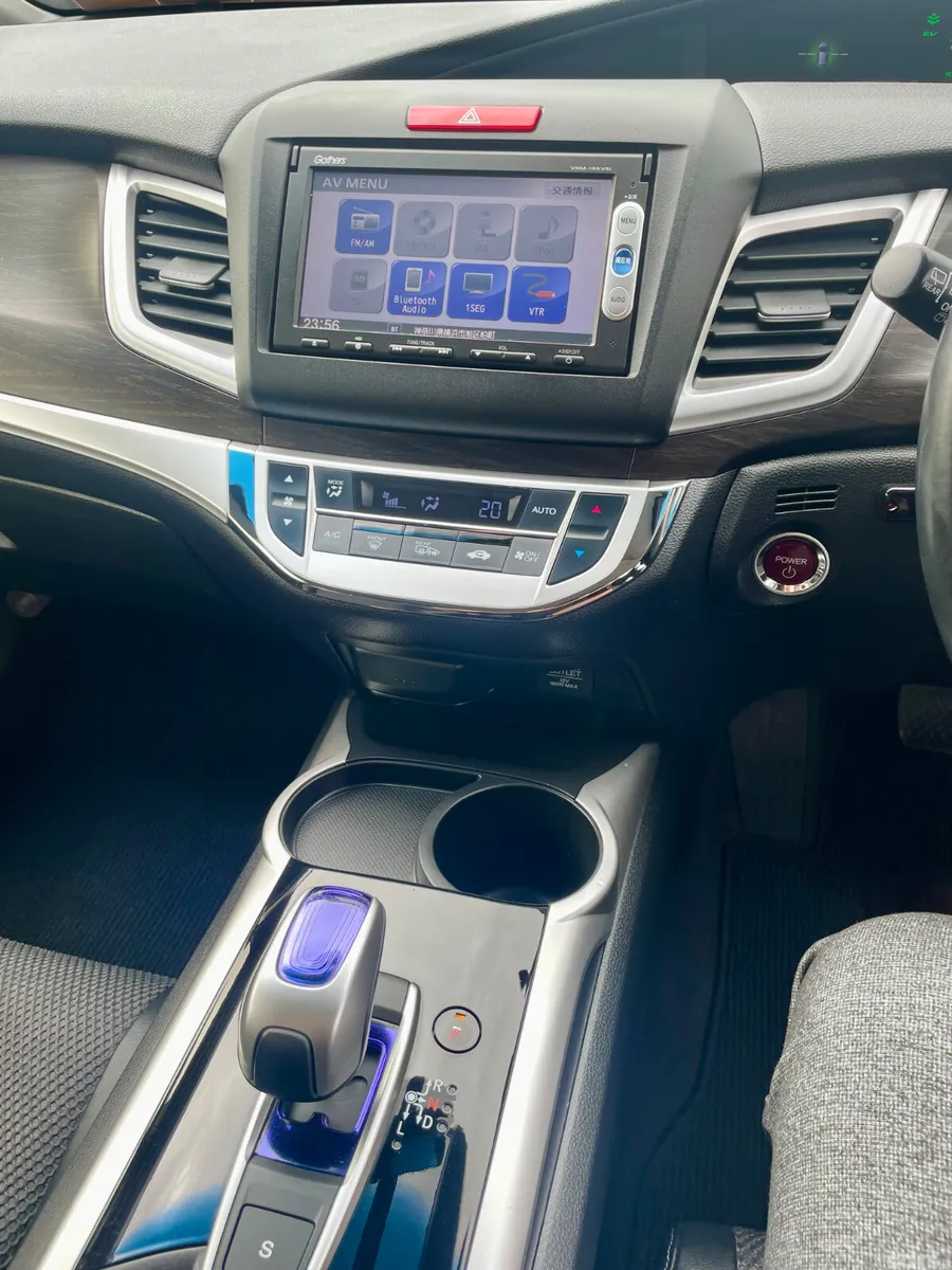 Honda Jade MPV, Petrol Hybrid, 2015, White